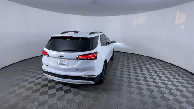 Photo of 2024 White Chevrolet Equinox