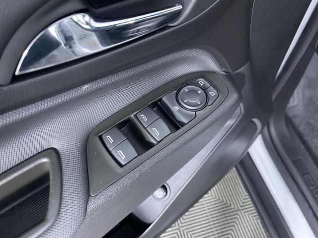 Photo of 2024 White Chevrolet Equinox