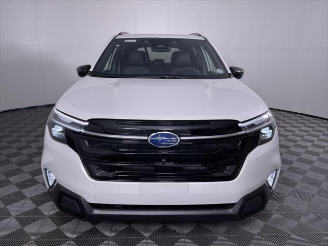 Photo of 2025 Crystal White Pearl Subaru Forester