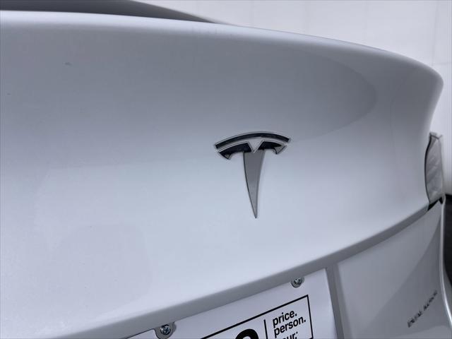 Photo of 2021 Pearl White Multi-Coat Tesla Model Y