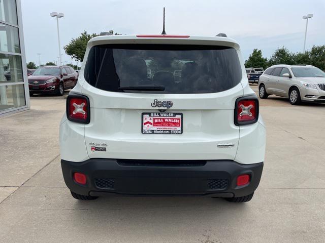 Photo of 2015 Alpine White Jeep Renegade