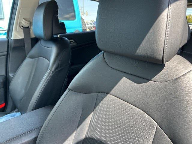 Photo of 2023 Everlasting Silver Kia Sportage