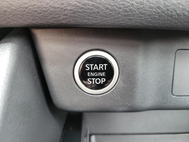 Photo of 2023 Super Black Nissan Rogue