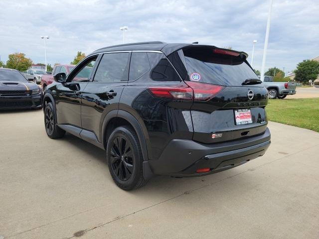 Photo of 2023 Super Black Nissan Rogue