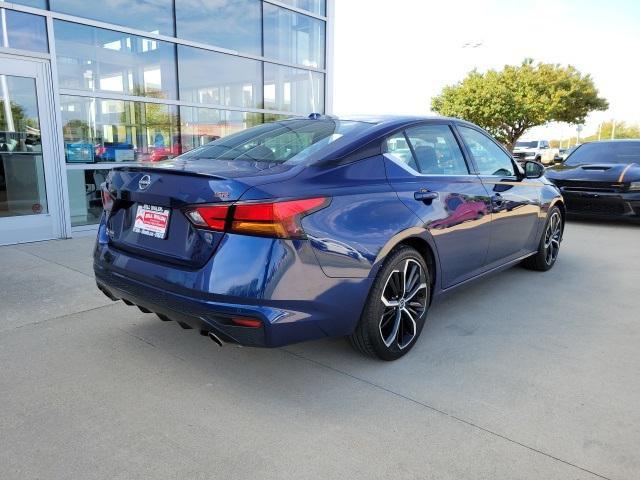Photo of 2023 Deep Blue Pearl Nissan Altima