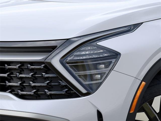 Photo of 2024 Snow White Pearl Kia Sportage