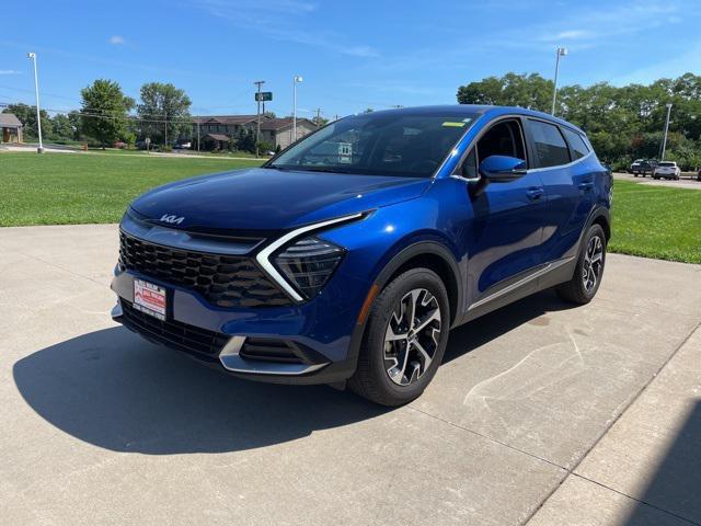 Photo of 2025 Sapphire Blue Kia Sportage