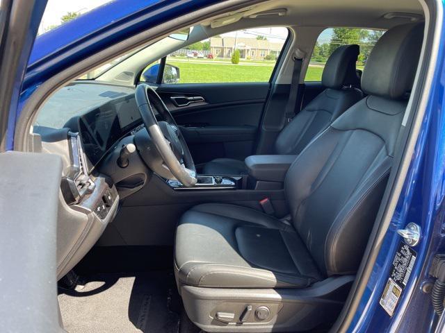 Photo of 2025 Sapphire Blue Kia Sportage