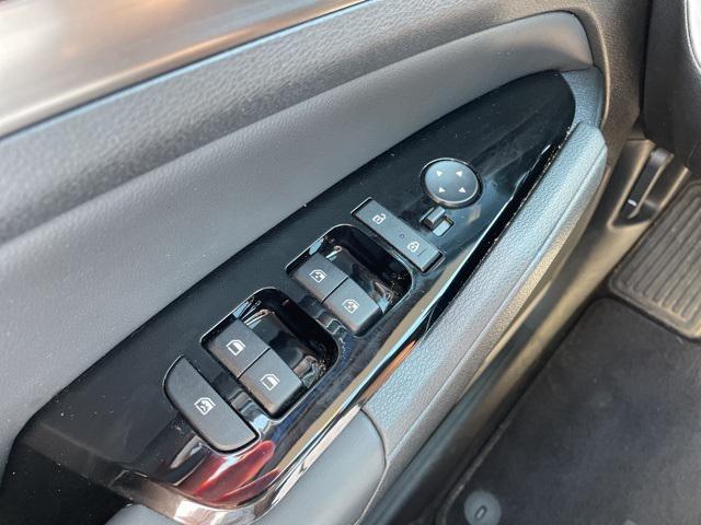 Photo of 2025 Sapphire Blue Kia Sportage