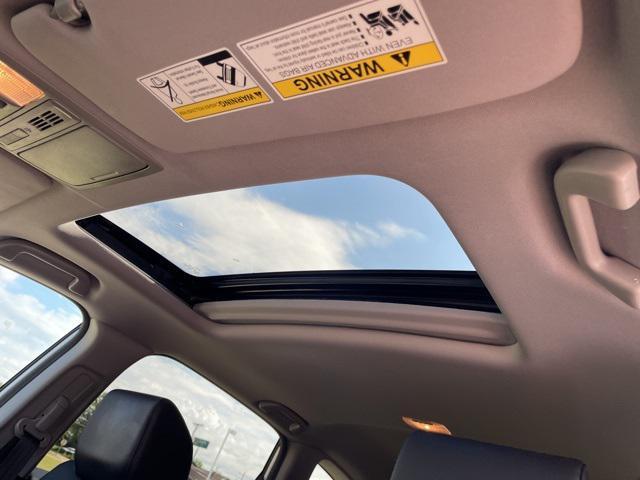 Photo of 2019 Obsidian Blue Pearl Honda CR-V
