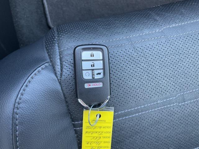 Photo of 2019 Obsidian Blue Pearl Honda CR-V