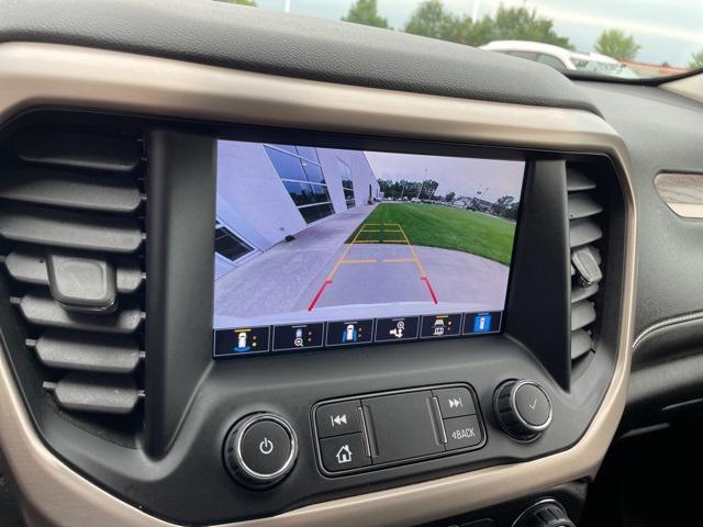 Photo of 2023 White Frost Tricoat GMC Acadia