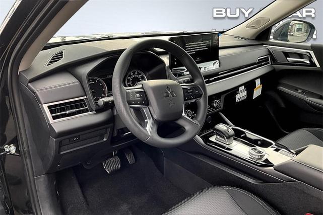 Photo of 2025 Black Diamond Mitsubishi Outlander