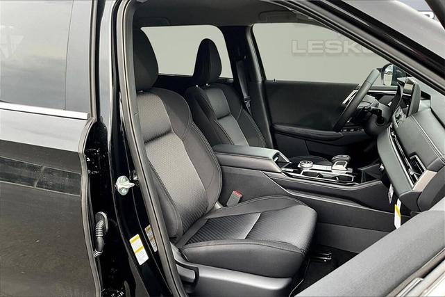 Photo of 2025 Black Diamond Mitsubishi Outlander