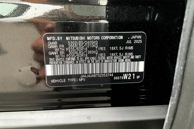 Photo of 2025 Black Diamond Mitsubishi Outlander