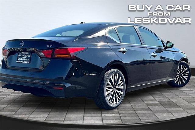 Photo of 2023 Super Black Nissan Altima