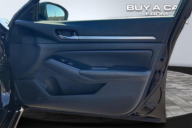 Photo of 2023 Super Black Nissan Altima