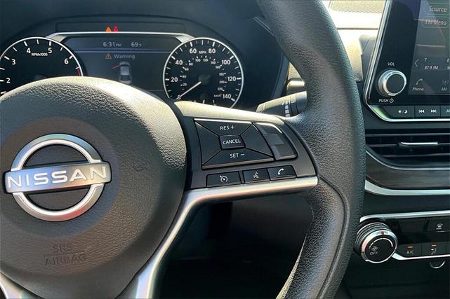 Photo of 2023 Super Black Nissan Altima