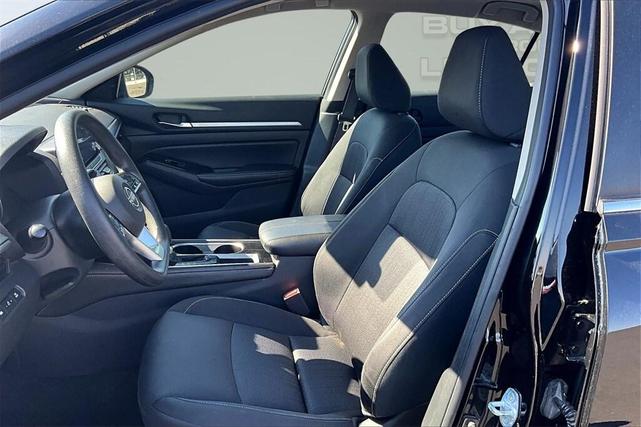Photo of 2023 Super Black Nissan Altima