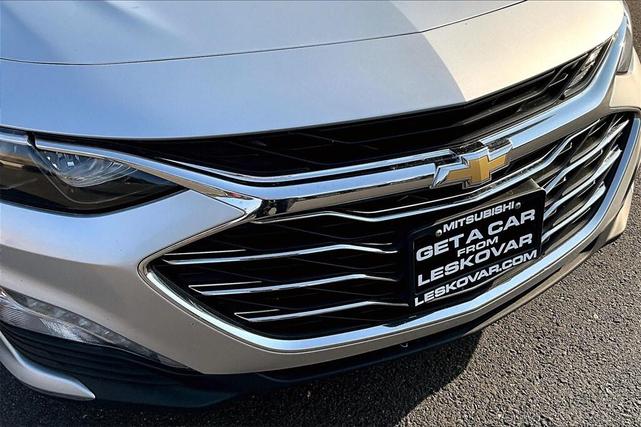Photo of 2022 Silver Ice Metallic Chevrolet Malibu