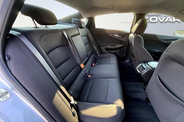 Photo of 2022 Silver Ice Metallic Chevrolet Malibu