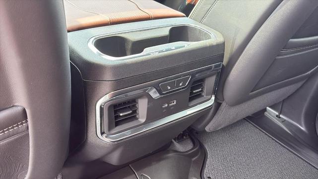 Photo of 2024 Onyx Black GMC Sierra 1500