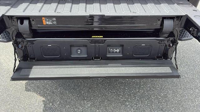 Photo of 2024 Onyx Black GMC Sierra 1500