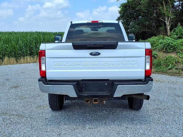 Photo of 2017 Oxford White Ford F-250
