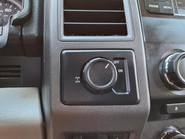 Photo of 2017 Oxford White Ford F-250