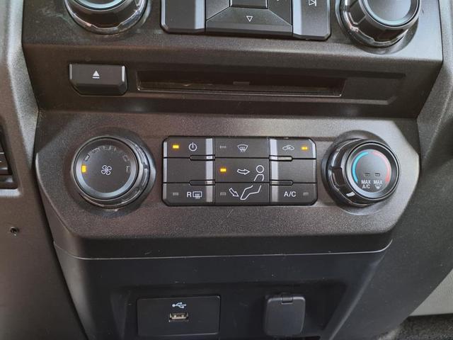 Photo of 2017 Oxford White Ford F-250