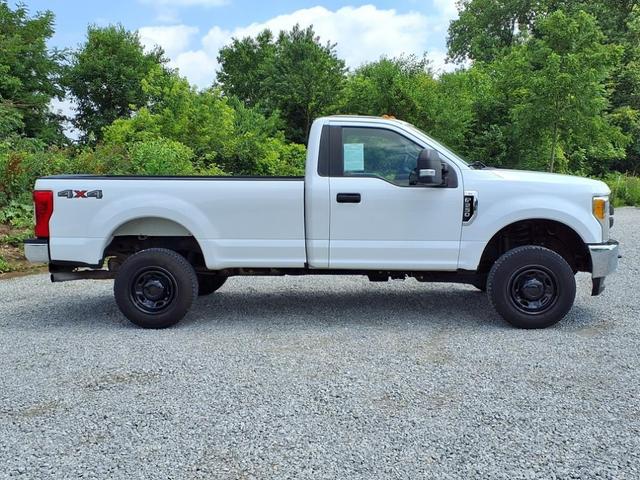 Photo of 2017 Oxford White Ford F-250