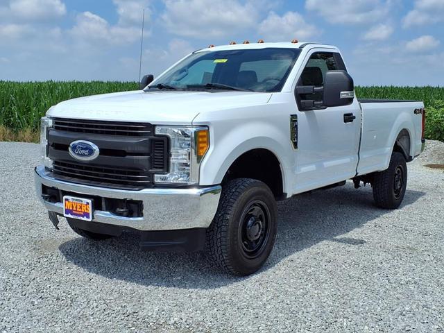 Photo of 2017 Oxford White Ford F-250