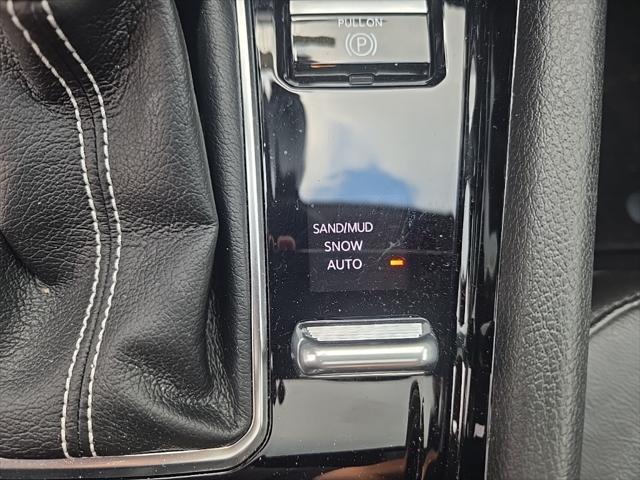 Photo of 2022 Bright White Clearcoat Jeep Compass