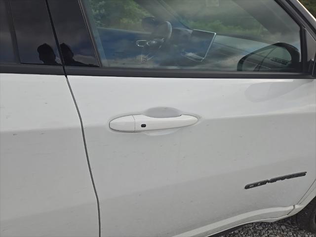 Photo of 2022 Bright White Clearcoat Jeep Compass