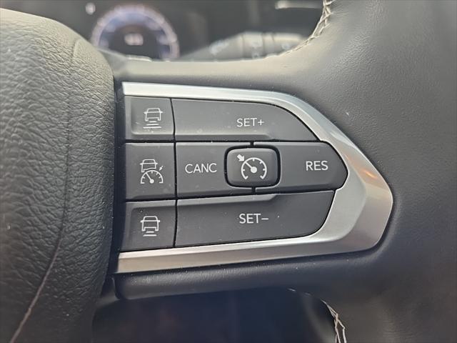Photo of 2022 Bright White Clearcoat Jeep Compass