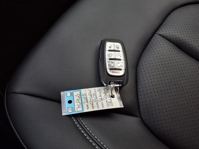 Photo of 2025 Fathom Blue Pearlcoat Chrysler Pacifica