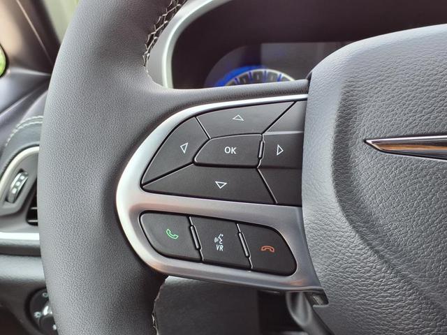 Photo of 2025 Fathom Blue Pearlcoat Chrysler Pacifica