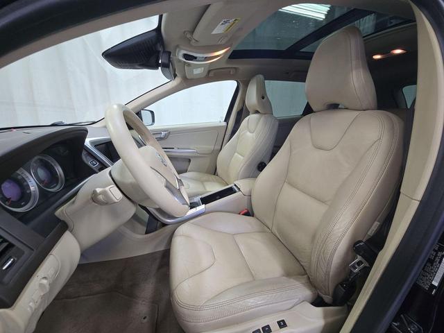 Photo of 2013 Black Sapphire Metallic Volvo XC60