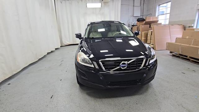 Photo of 2013 Black Sapphire Metallic Volvo XC60