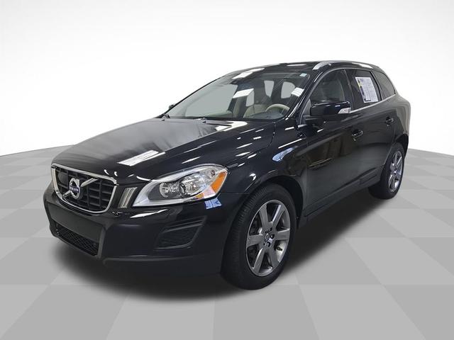 Photo of 2013 Black Sapphire Metallic Volvo XC60