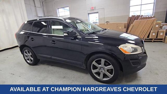 Photo of 2013 Black Sapphire Metallic Volvo XC60