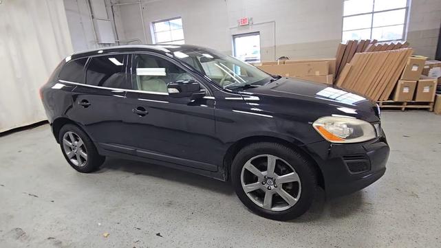 Photo of 2013 Black Sapphire Metallic Volvo XC60