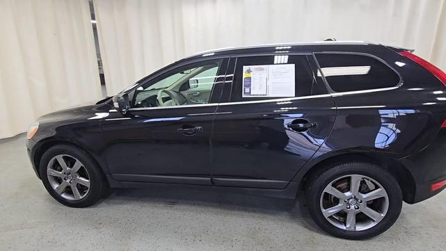 Photo of 2013 Black Sapphire Metallic Volvo XC60