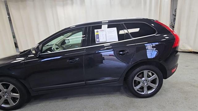 Photo of 2013 Black Sapphire Metallic Volvo XC60