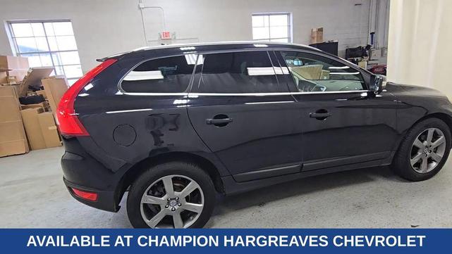 Photo of 2013 Black Sapphire Metallic Volvo XC60