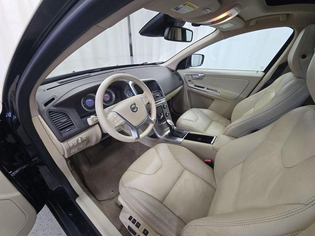 Photo of 2013 Black Sapphire Metallic Volvo XC60