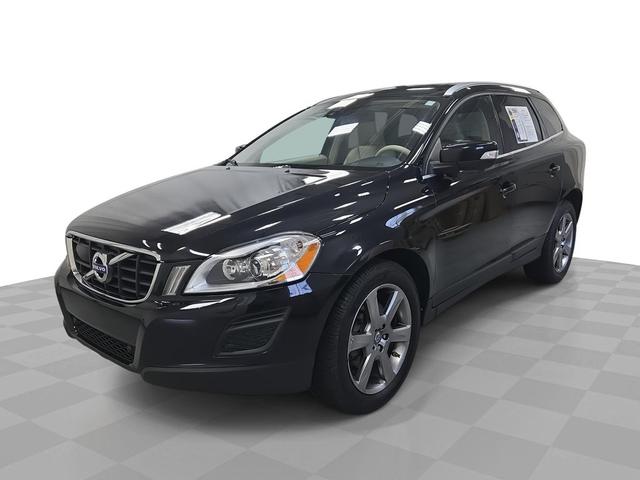Photo of 2013 Black Sapphire Metallic Volvo XC60