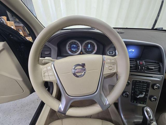 Photo of 2013 Black Sapphire Metallic Volvo XC60