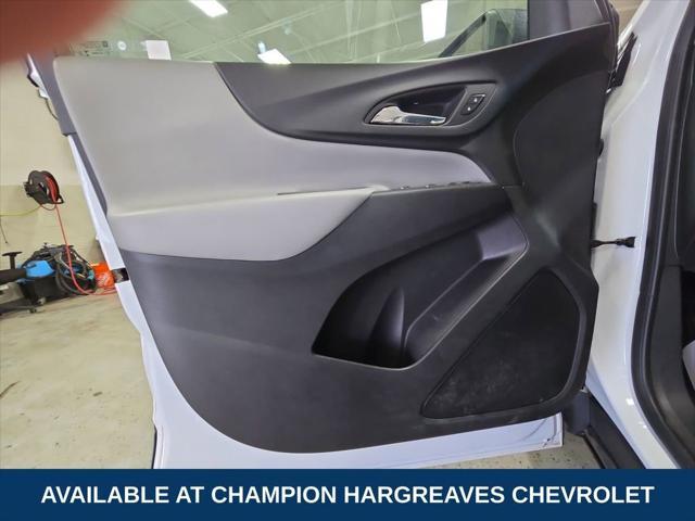 Photo of 2023 Summit White Chevrolet Equinox