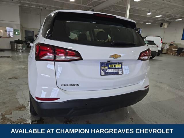 Photo of 2023 Summit White Chevrolet Equinox